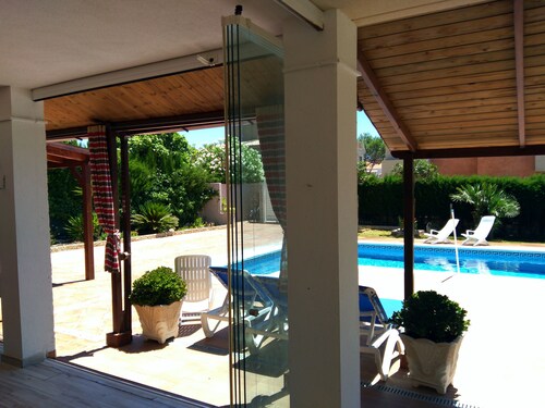 Detached villa for 10 people, located in Calafat (l'Ametlla de Mar) 