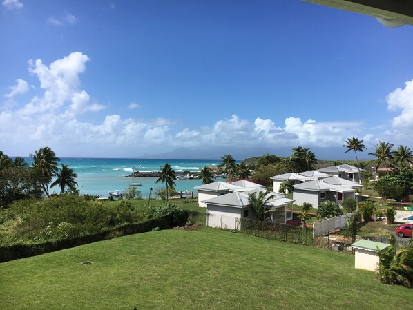 View from property - LUXURY DUPLEX - 2CH - SEA VIEW, BEACH 2 STEPS FROM THE BEACH (Le Gosier)