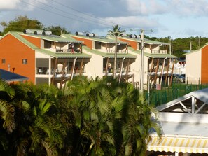 Exterior - LUXURY DUPLEX - 2CH - SEA VIEW, BEACH 2 STEPS FROM THE BEACH (Le Gosier)