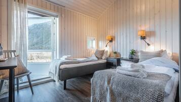 1 chambre, rideaux occultants, Wi-Fi gratuit, draps fournis