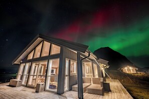 Deluxe House, 3 Bedrooms, Ocean View | Terrace/patio - Lofoten Links Lodges (Vagan)