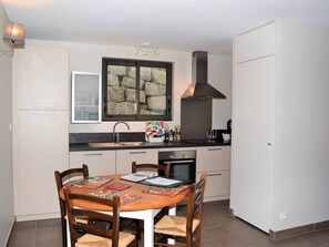 Ugn och diskmaskin