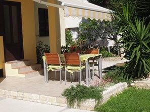 Appartement Confort, 2 chambres, rez-de-chaussée (B) | Terrasse/patio