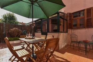 Casa, 3 quartos, no piso térreo | Terraço/pátio