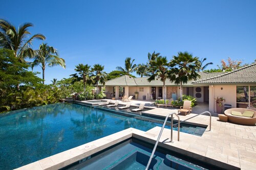 Oceanview Mauna Kea Luxury Villa - Private Pool & Spa - In-home Chefs Available