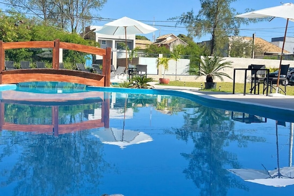 2 outdoor pools