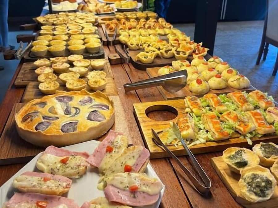 Bữa sáng buffet