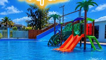 Pool waterfall