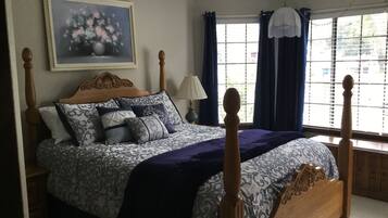 3 habitaciones, tabla de planchar con plancha y cuna de viaje