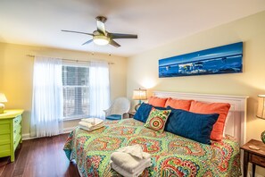 2 makuuhuonetta, silitysrauta/-lauta, ilmainen Wi-Fi, vuodevaatteet