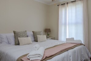 Apartment, 2 Bedrooms - Waikiki Villa (Cape Town)