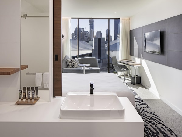 Superior Room, 1 King Bed ('N' Room) | Hypo-allergenic bedding, minibar, in-room safe, desk - Novotel Brisbane South Bank Hotel (South Brisbane)