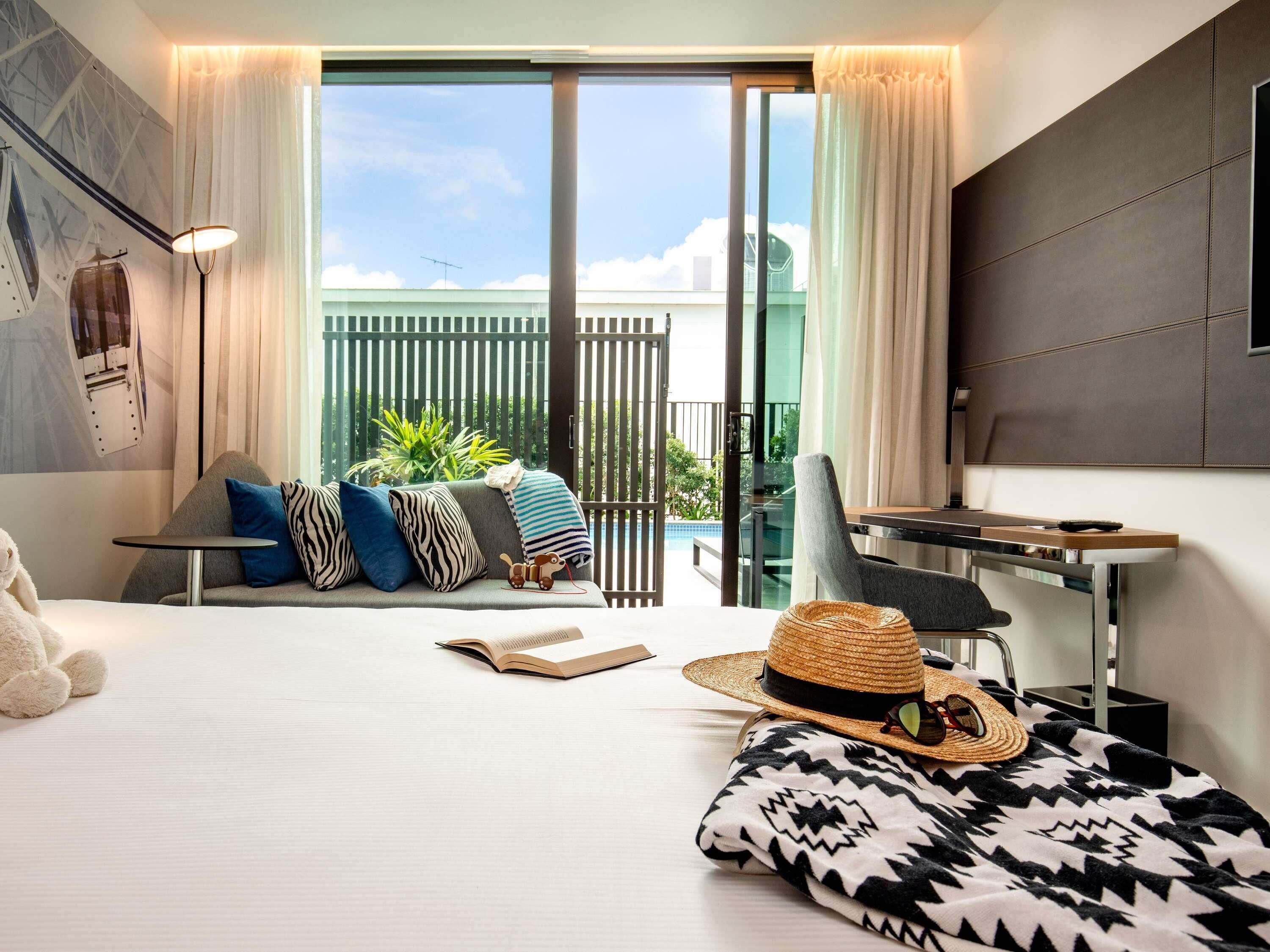 Hypo-allergenic bedding, minibar, in-room safe, desk