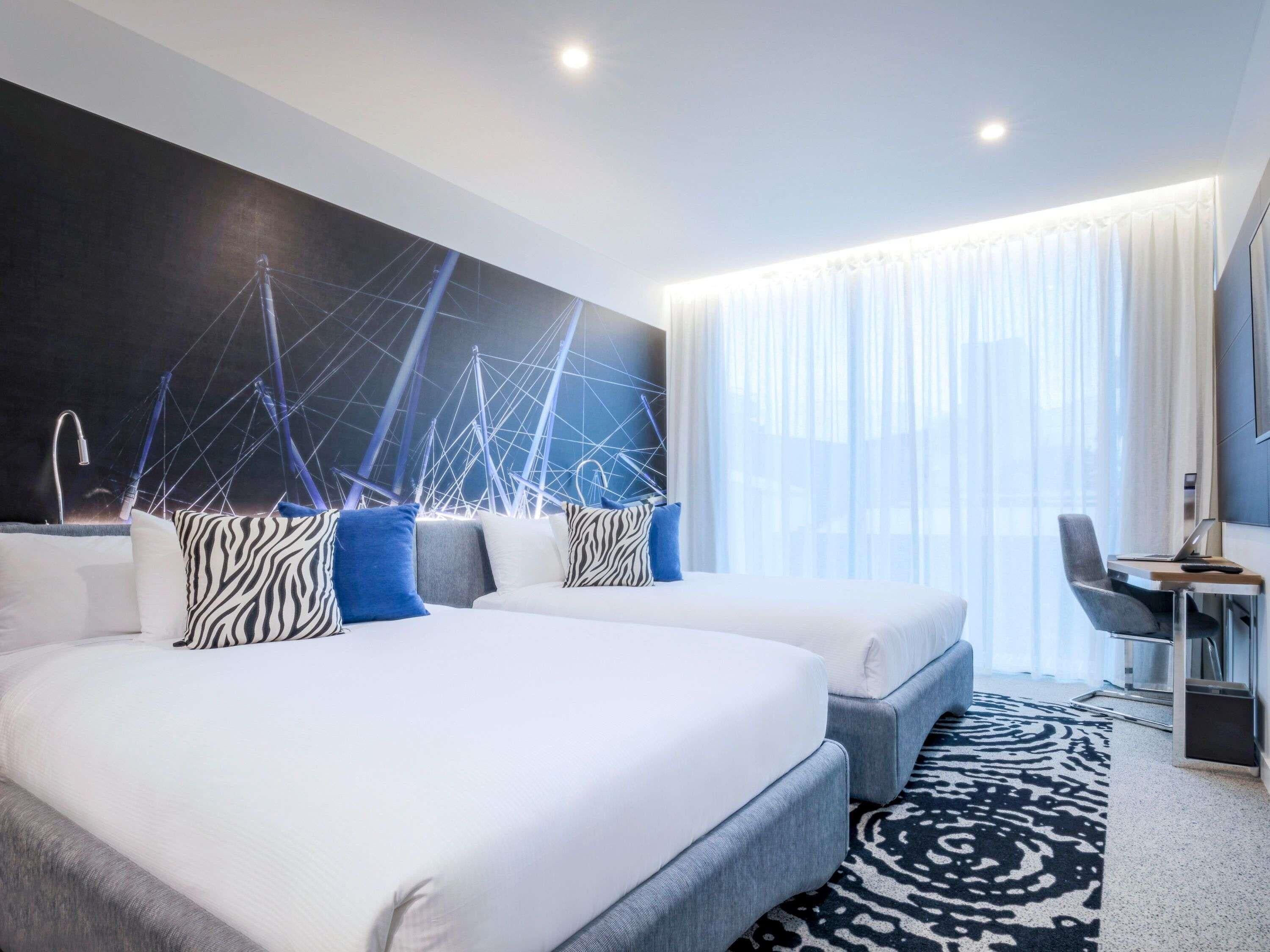 ห้องสแตนดาร์ดดับเบิล ('N' Room) | เครื่องนอนป้องกันสารก่อภูมิแพ้, มินิบาร์, ตู้นิรภัยในห้องพัก, โต๊ะทำงาน