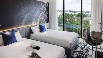 Premier-Doppelzimmer, 2 Doppelbetten ('N' Room) | Allergikerbettwaren, Minibar, Zimmersafe, Schreibtisch