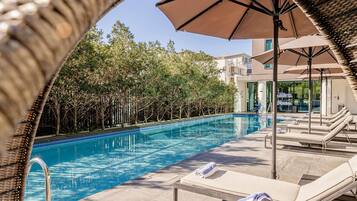 Outdoor pool, pool loungers