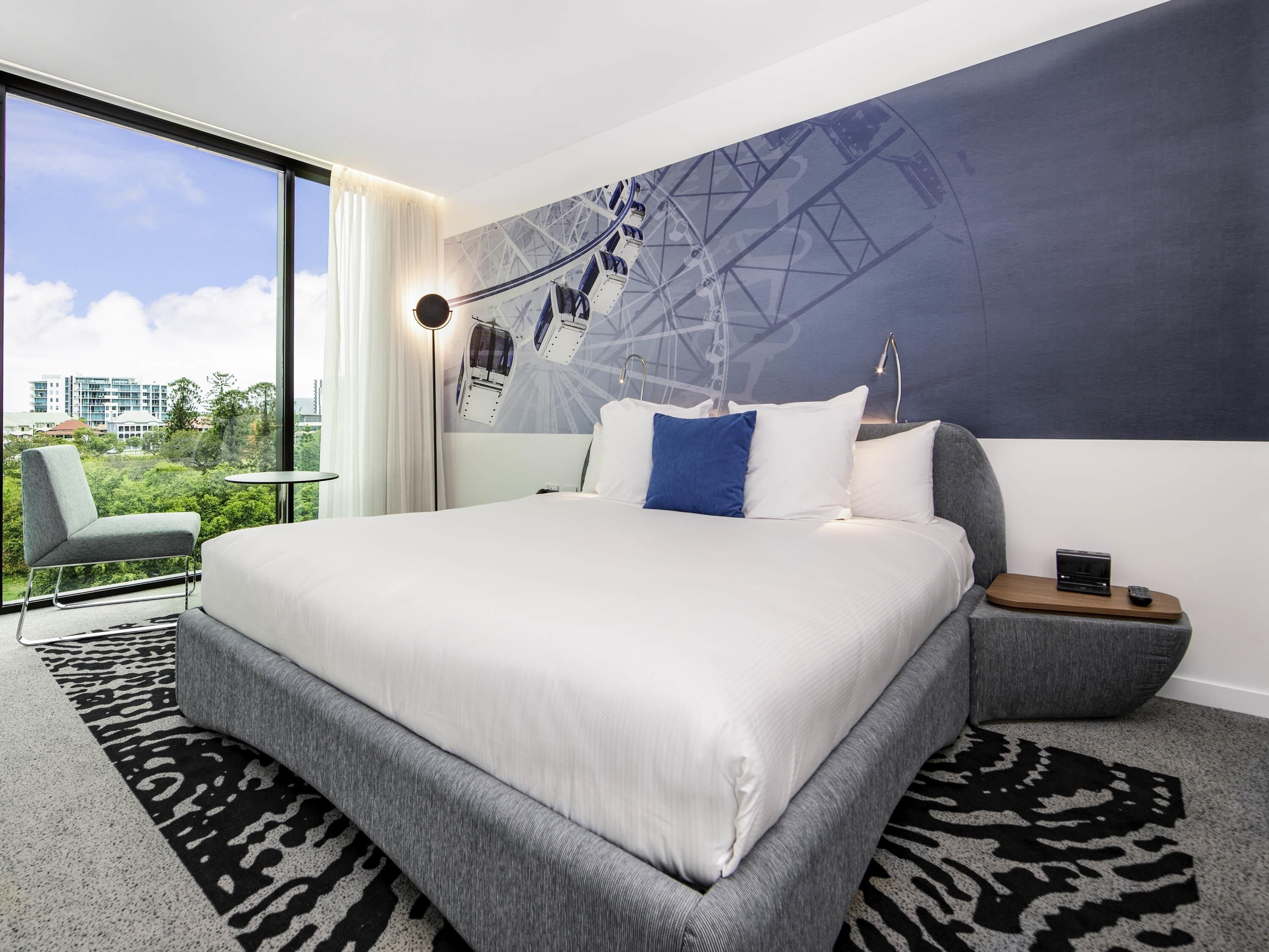 Hypo-allergenic bedding, minibar, in-room safe, desk