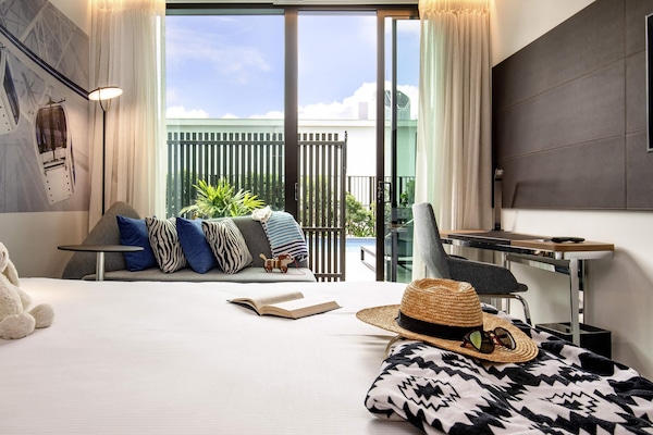 Room, 1 King Bed, Pool Access | 1 bedroom, hypo-allergenic bedding, minibar, in-room safe