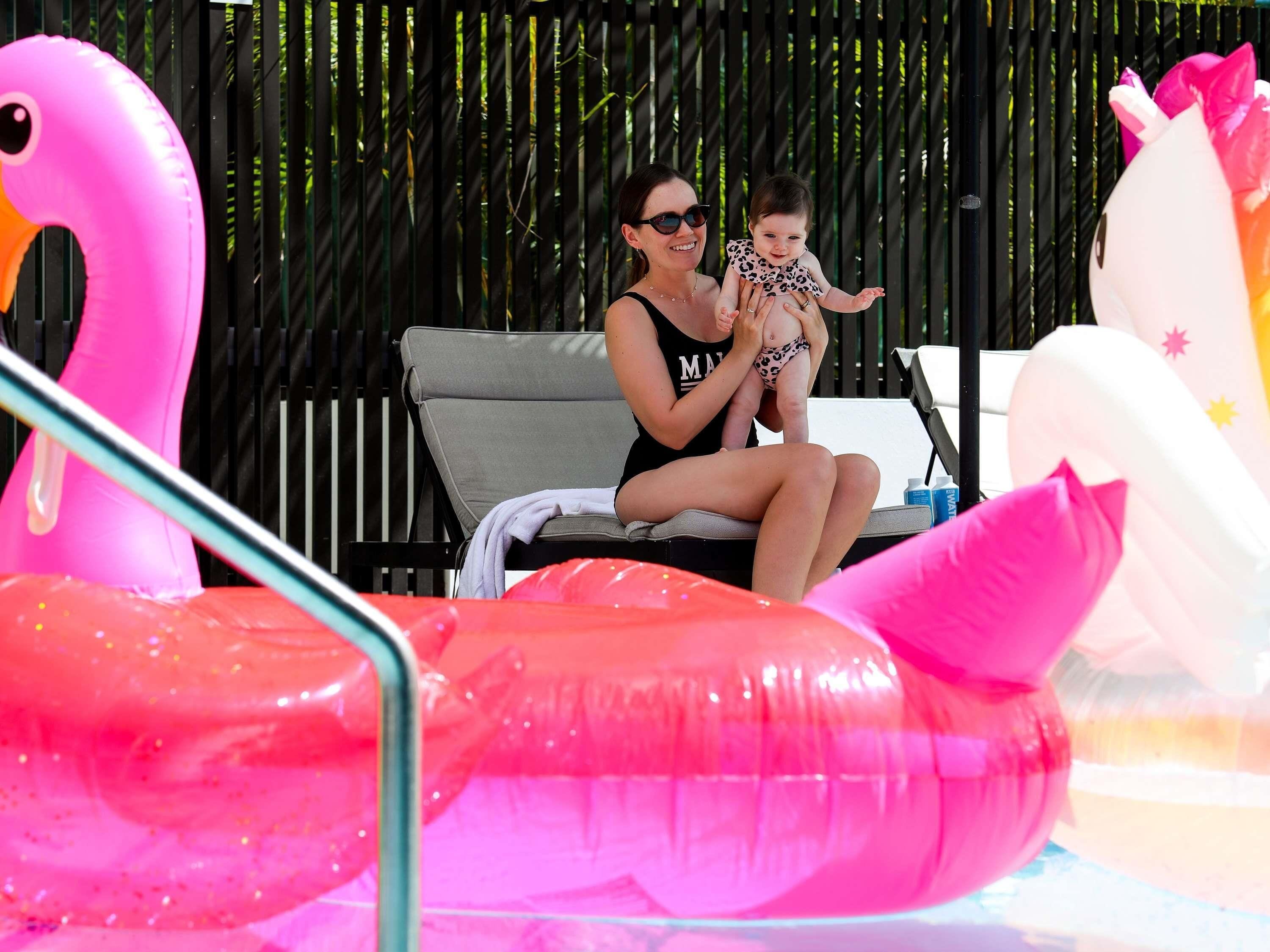 Outdoor pool, pool loungers