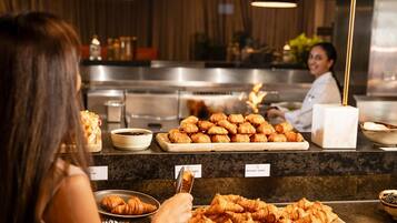 Esmorzar diari d'estil bufet (39 AUD per persona)