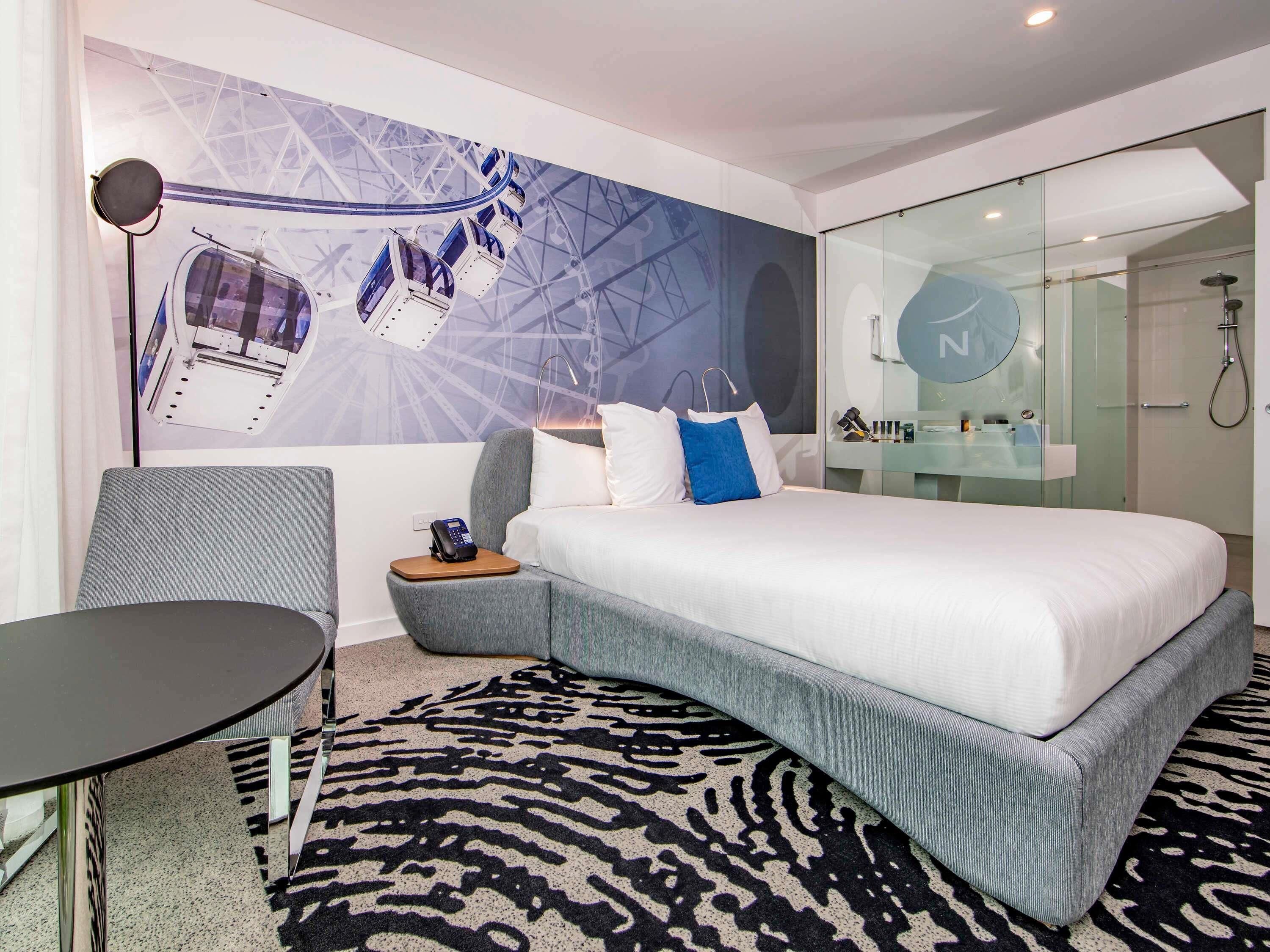 Junior Suite, 1 King Bed with Sofa bed