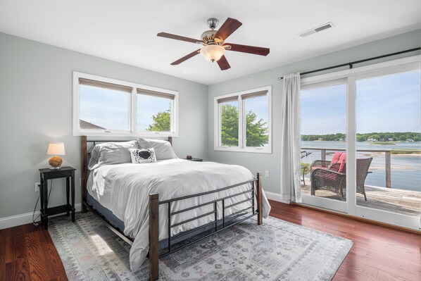 3 bedrooms, iron/ironing board, travel cot, free WiFi