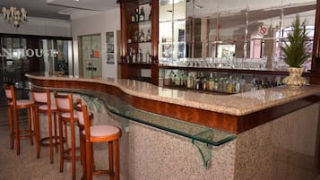 Café da manhã com buffet grátis todos os dias