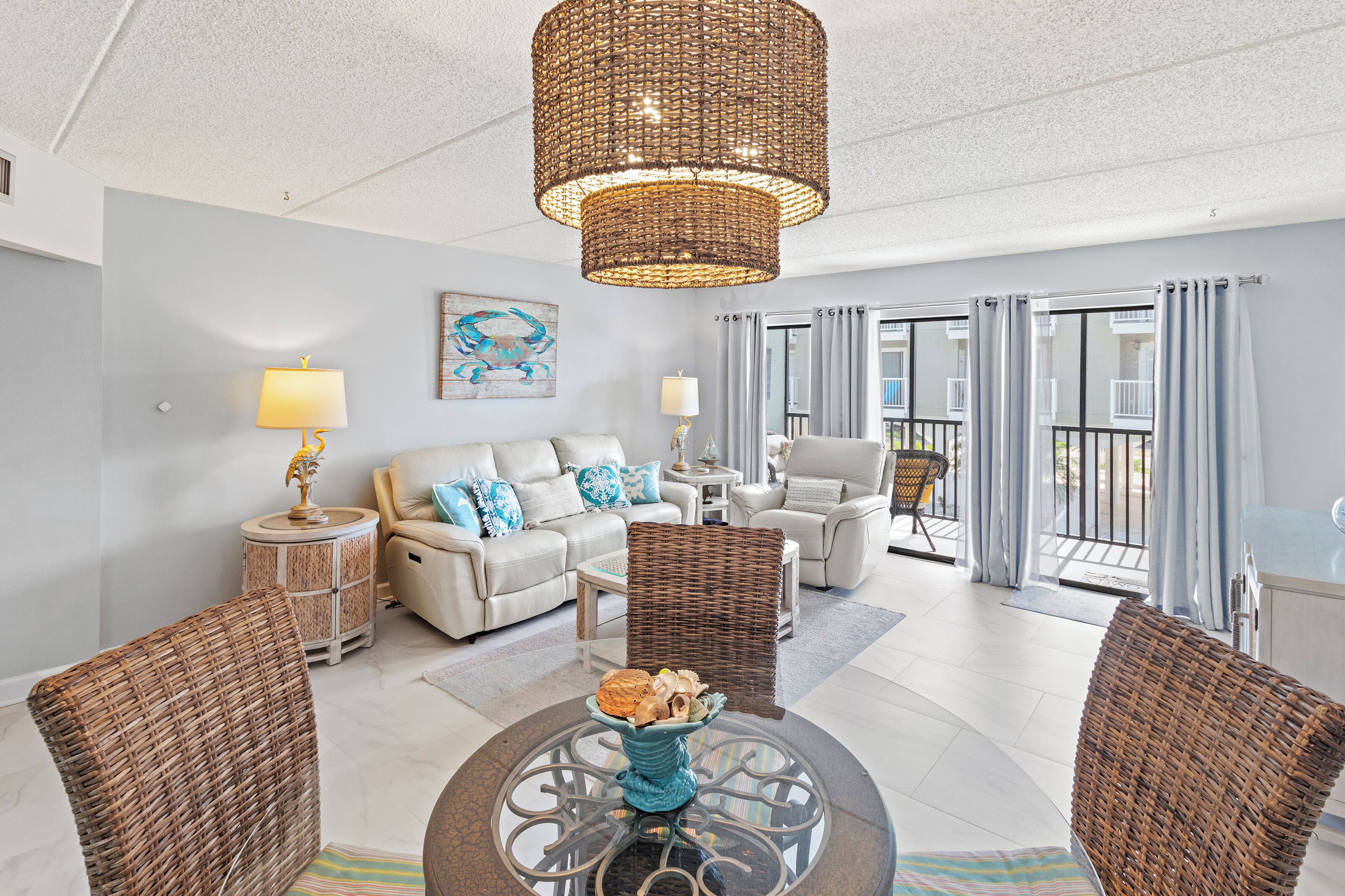 TV connectée, lecteur de DVD, livres, vidéothèque