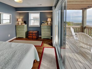 3 bedrooms, free WiFi, bed sheets - Pelican Nest | Community Beach + Sound Access! (North Topsail Beach)