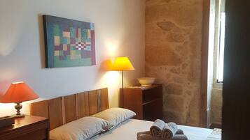 House, 3 Bedrooms | 5 bedrooms, desk, iron/ironing board, rollaway beds