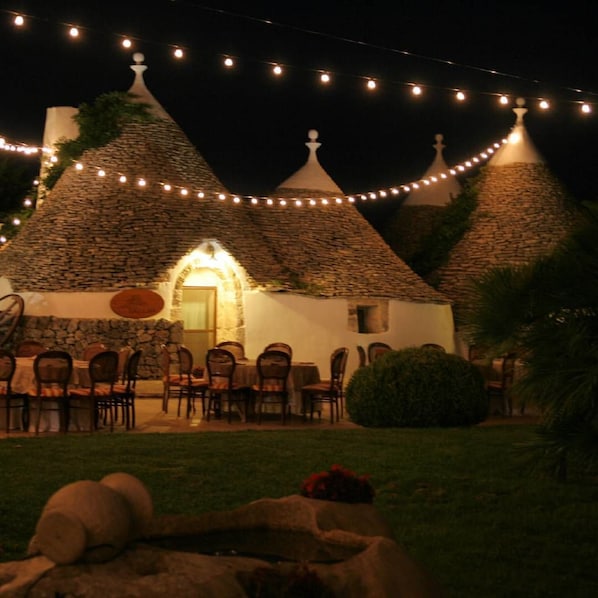 Zona a l'aire lliure per a la celebració de banquets