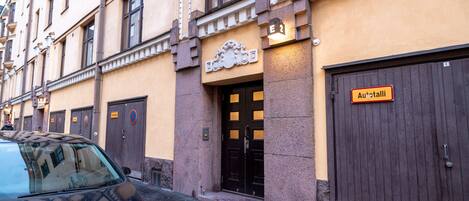 Overnatningsstedets indgangsparti