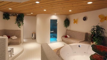 Sauna, tina de hidromasaje y baño de vapor