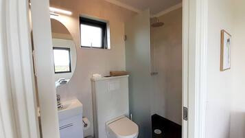 Panoramic Cabin, 1 Queen Bed, Kitchenette, Lake View | Bathroom | Shower, hair dryer, towels, soap