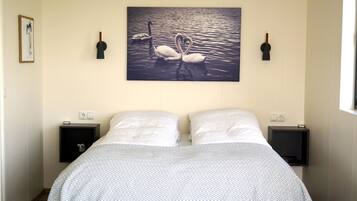 Panoramic Cabin, 1 Queen Bed, Kitchenette, Lake View | 1 bedroom, hypo-allergenic bedding, blackout drapes, free WiFi