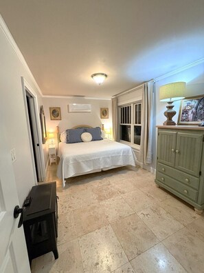 The Chef's Cottage | Iron/ironing board, free WiFi, bed sheets - Park Place Inn and Cottages (Sanford)