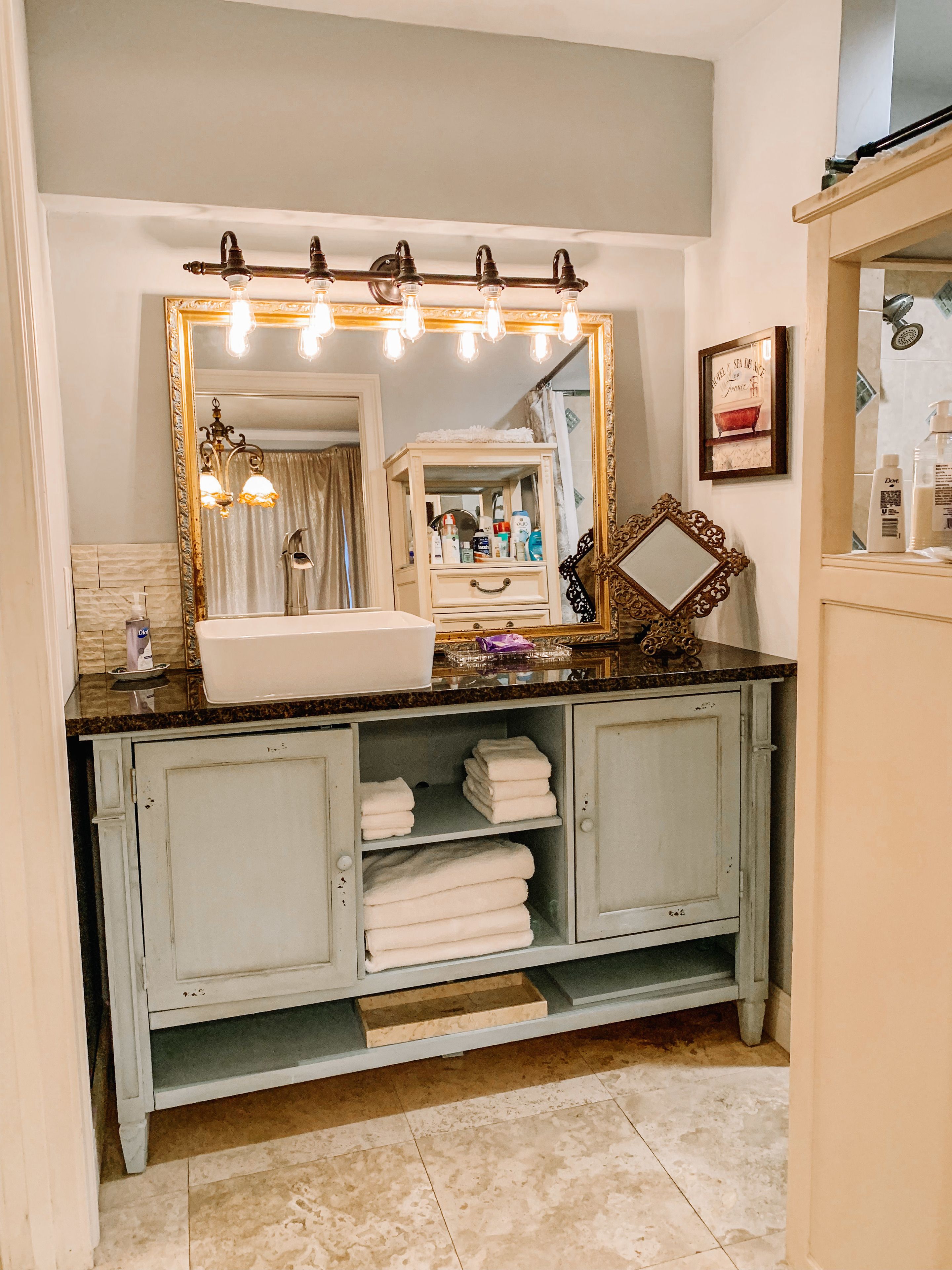 the chef's cottage | bathroom sink