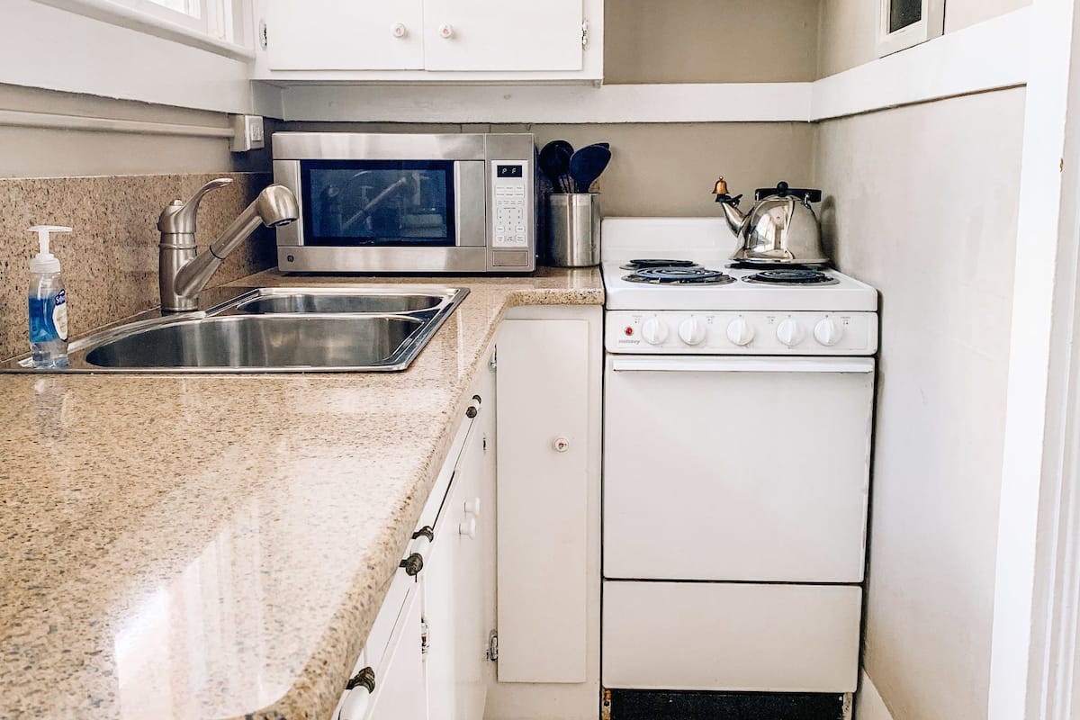 the coastal cottage | private kitchen | microwave, coffee/tea maker, cookware/dishes/utensils, paper towels