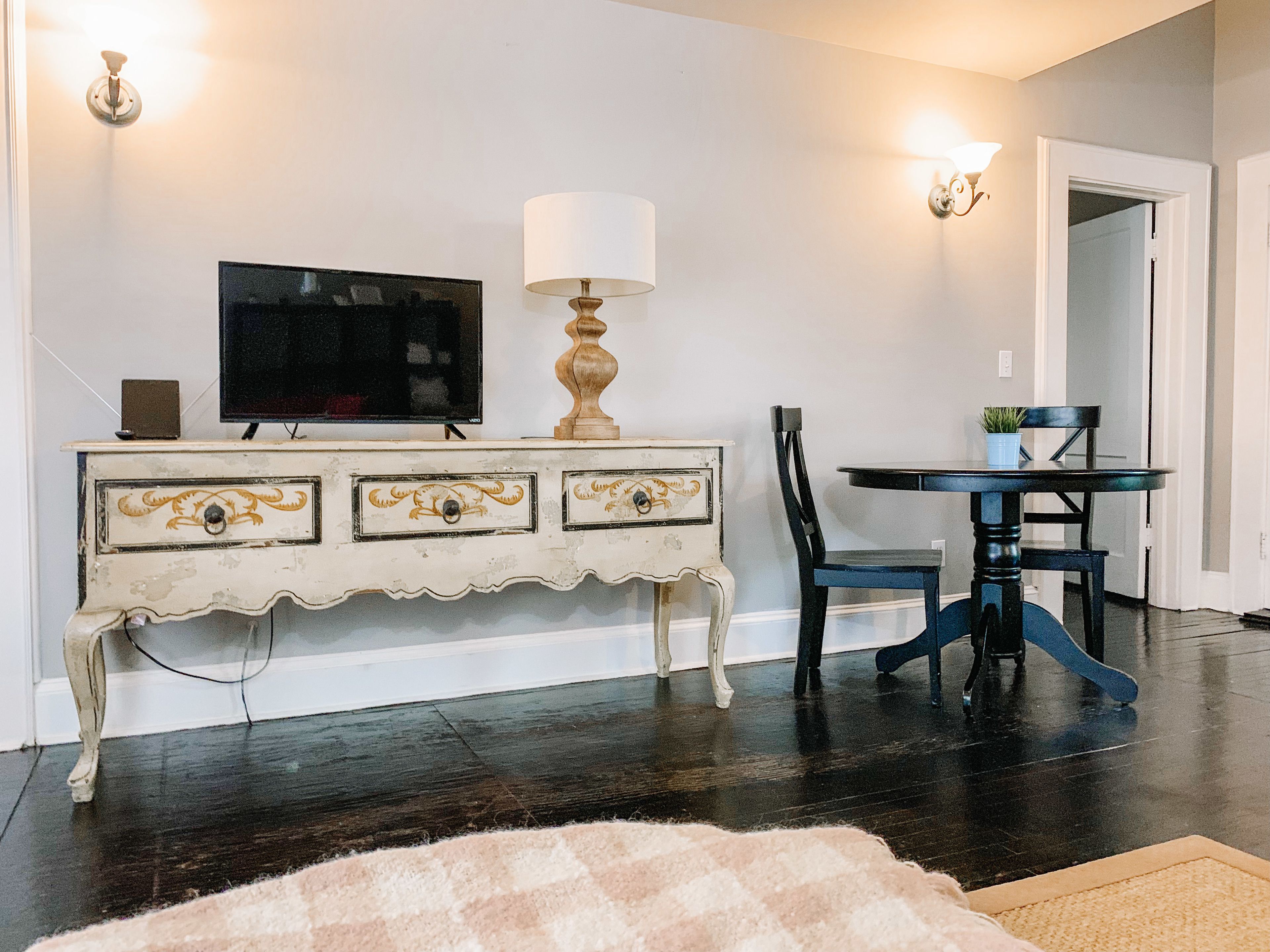 the ivy cottage | iron/ironing board, free wifi, bed sheets