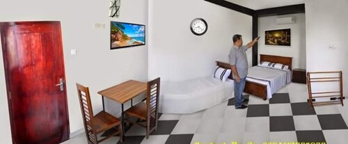Omega Hotel & Motel