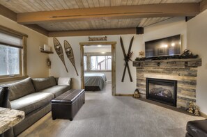 Smart TV, fireplace, DVD player, music library - Prime Location <> Beautiful Interior <> Heated Floors <> 90 Steps to Lift & Town (Breckenridge)