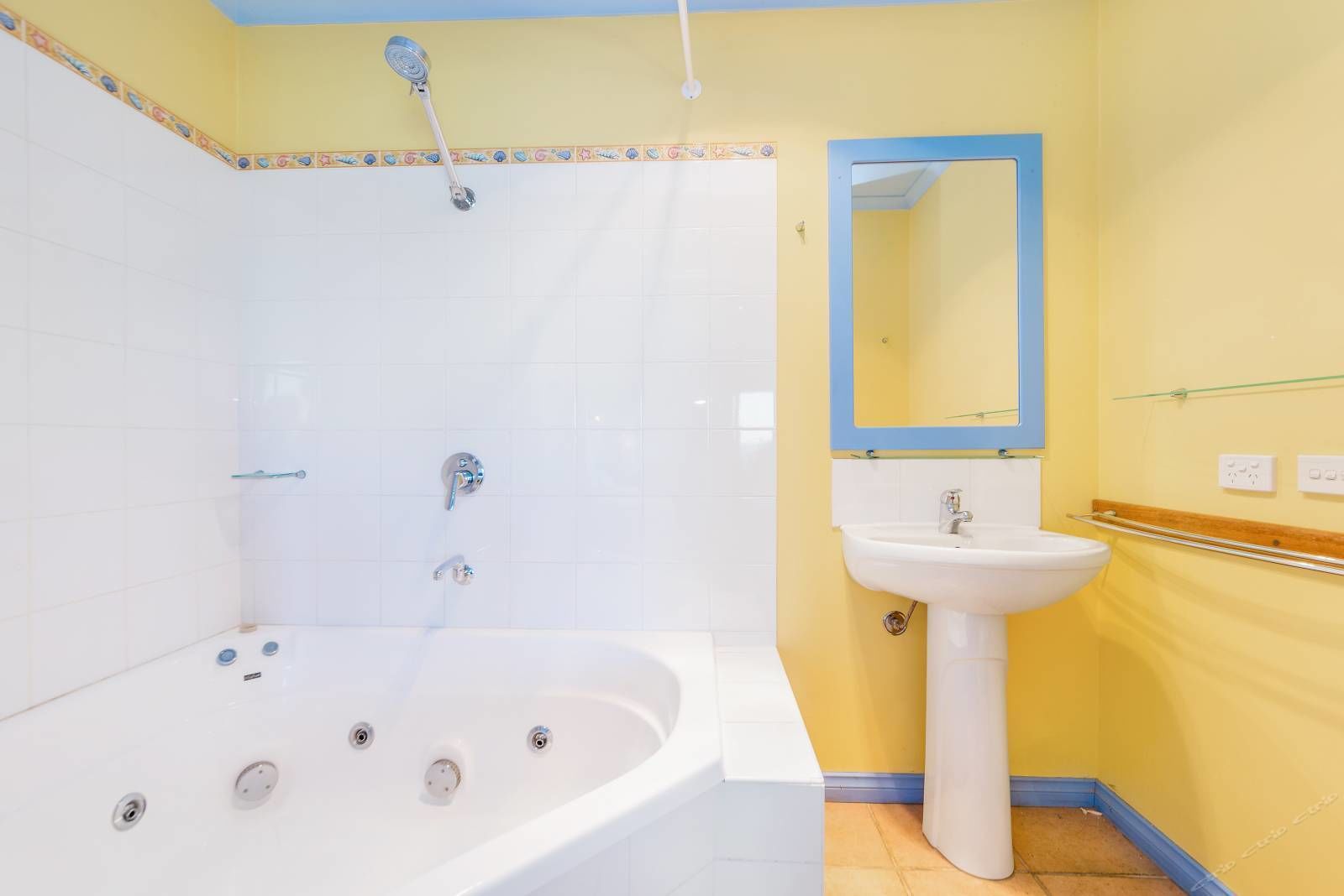 Double Room with Spa Bath | Bathroom