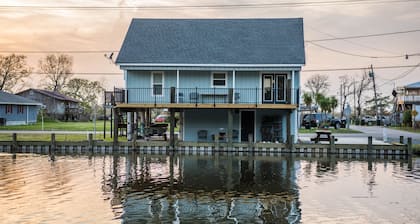 Scenic Bayou Side Home; Cocodrie Robinson Canal Bridge is open!