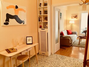TV - ELI’s bright and spacious apartment under the Acropolis (Athens)