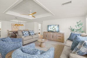 Fernseher, Tischtennisplatte