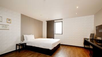 ์ผ๋ฐ๋ฃธ | ๊ฐ๊ฐ ๋ค๋ฅธ ์คํ์ผ์ ์ธํ
๋ฆฌ์ด, ๋ฌด๋ฃ WiFi