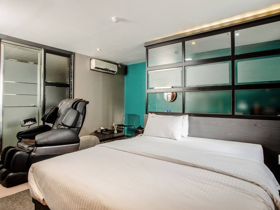 Deluxe Room, 1 Double Bed (A)
