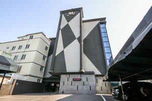 Entrada al alojamiento