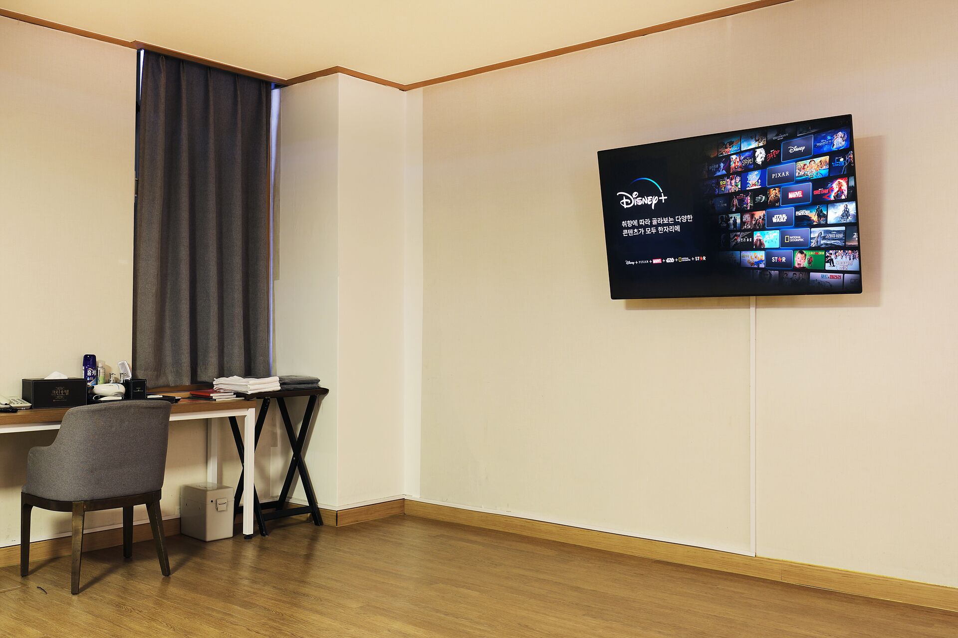 premium ondol - certified korea tourism quality break (breakfast is not available on mondays) | in-room safe, individually decorated, desk, laptop workspace