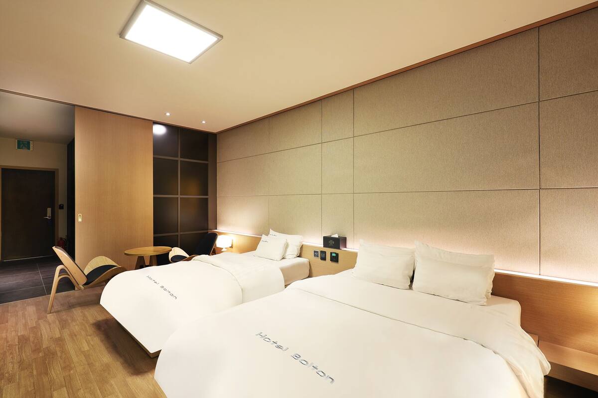 superior twin room - certified korea tourism quality break (breakfast is not available on mondays) | in-room safe, individually decorated, desk, laptop workspace